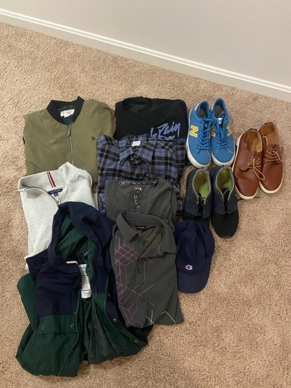 Mixed Men's Clothing & Shoe Lot -
